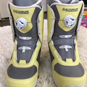 K2 women’s size 9 Haven snowboard boots